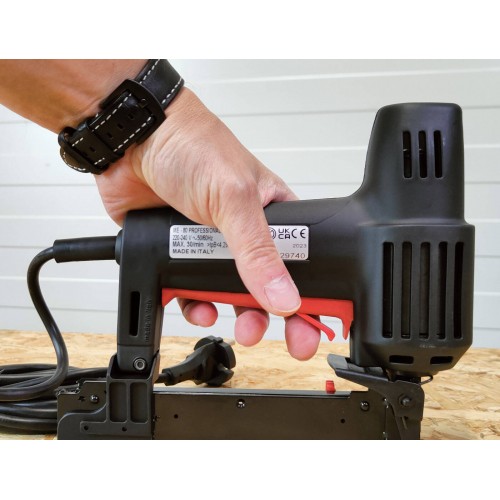 PIŠTOLJ KLAMERICA NA STRUJU